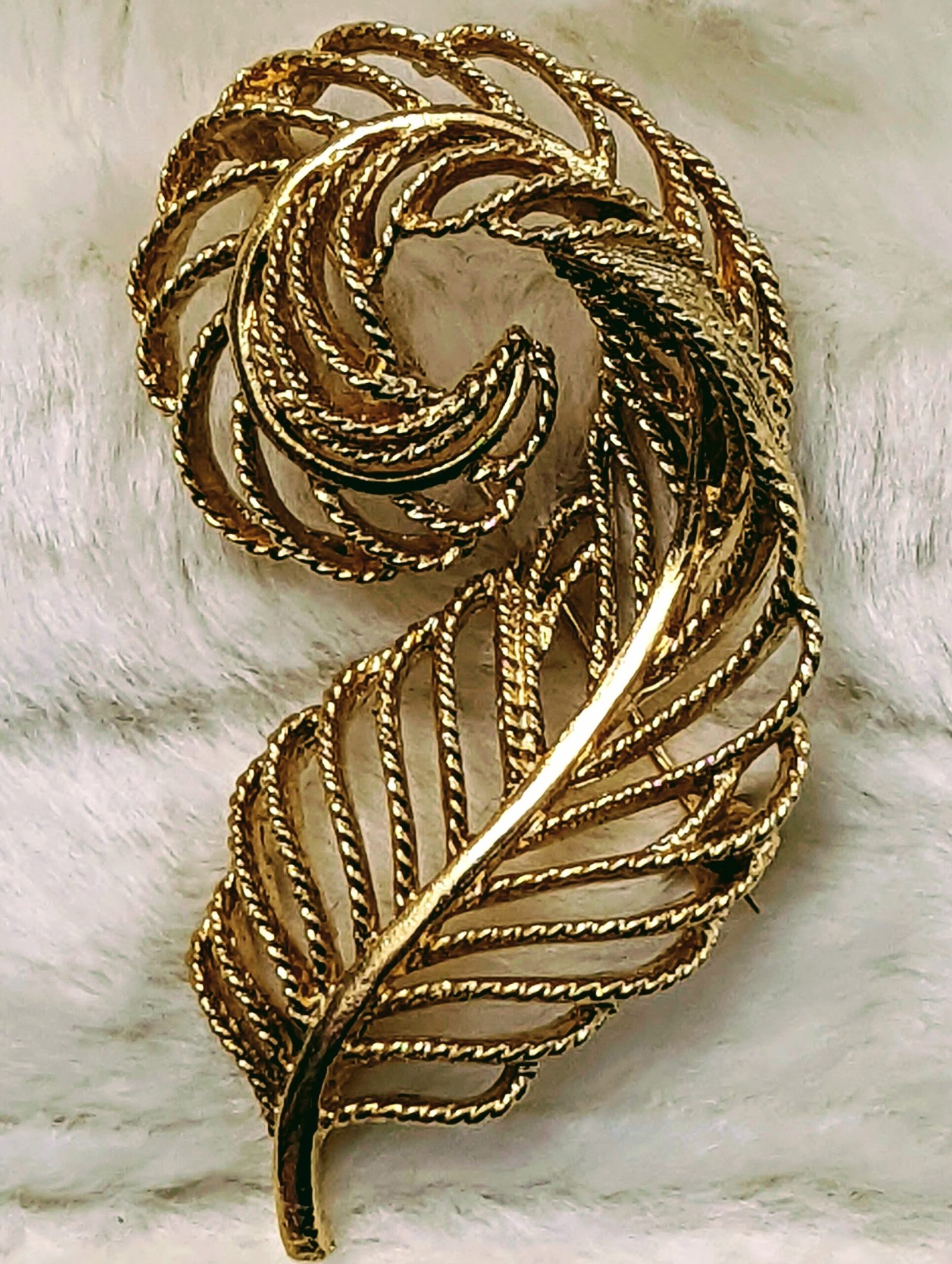 Lisner Leaf Scroll Brooch - back