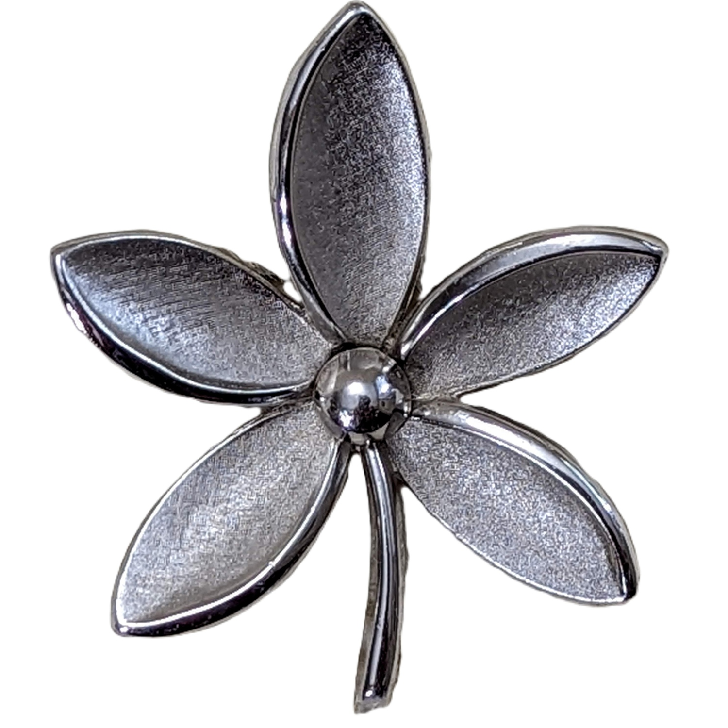Trifari Silvertone daisy flower brooch