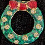 Barcelona Christmas Wreath Pin