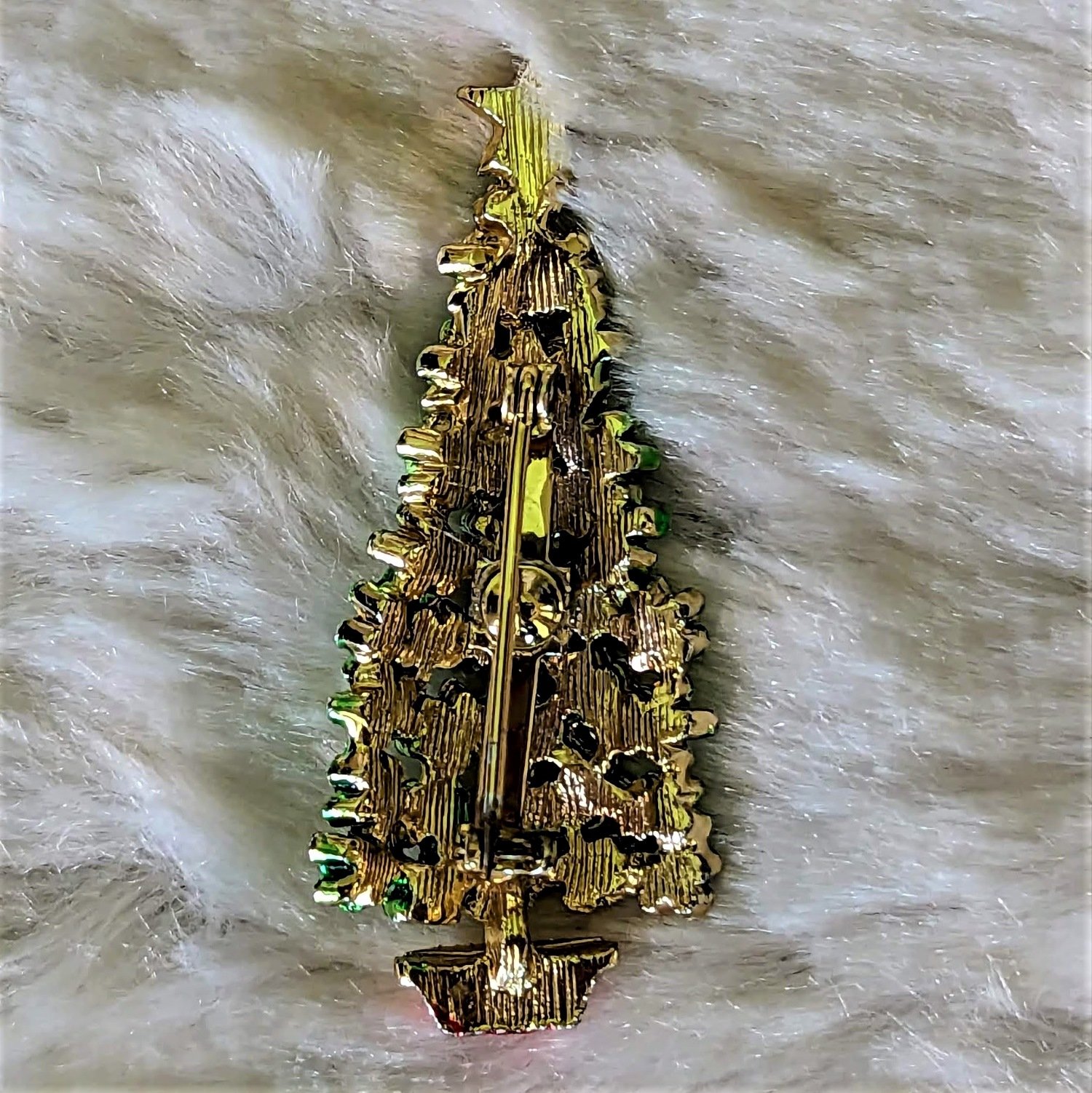 Christmas tree pin