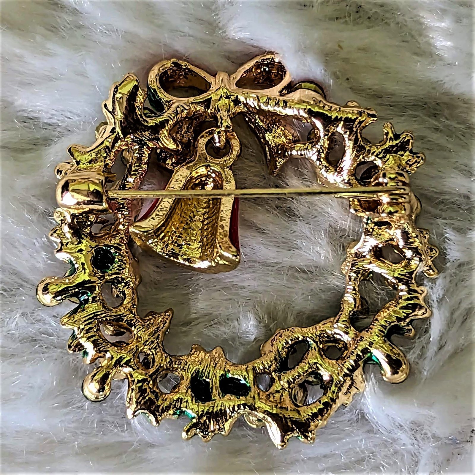 Christmas wreath pin