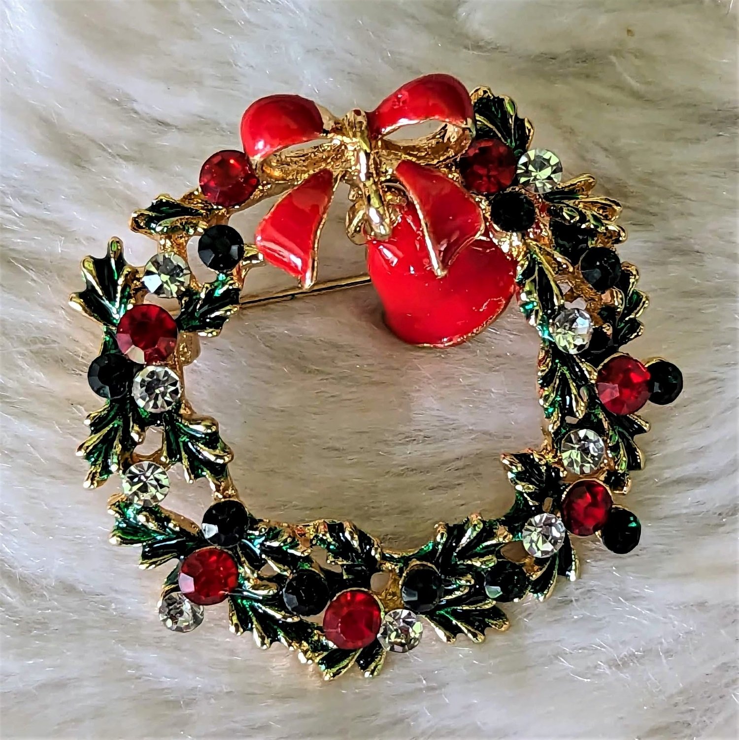 Christmas wreath pin
